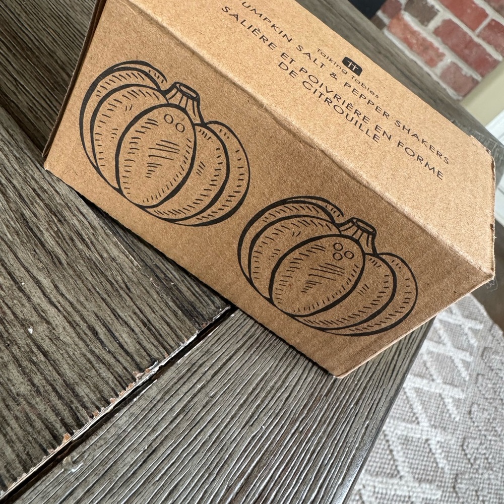 Talking Tables Pumpkin Salt & Pepper Shakers - Picture 3 of 4